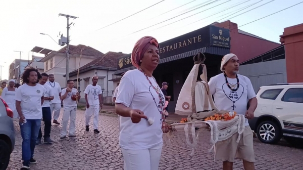Devoção a Santa Josefa reúne dezenas em Cachoeira