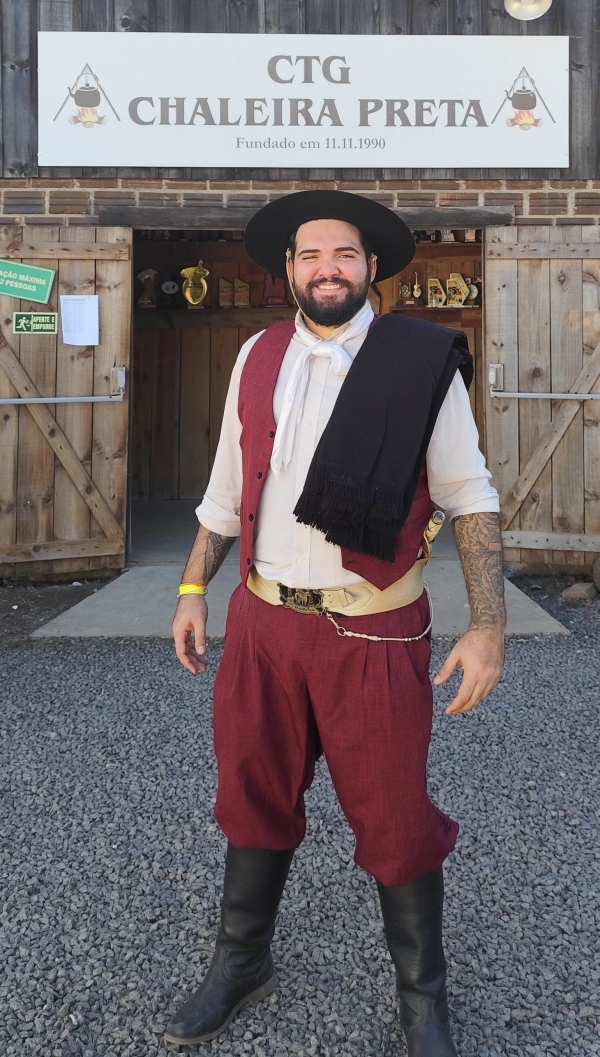 Cachoeirense é premiado na declamação em Venâncio Aires 