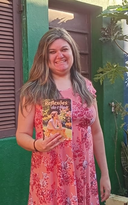 Gabriela Vidal lança seu novo livro de poemas