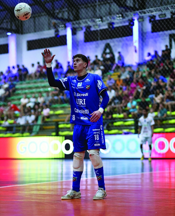 Goleiro Rodrigo Trojahn na final da Supercopa Gramado de Futsal