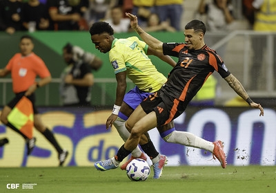 Com gol no fim, Brasil vence a Colômbia por 2 a 1