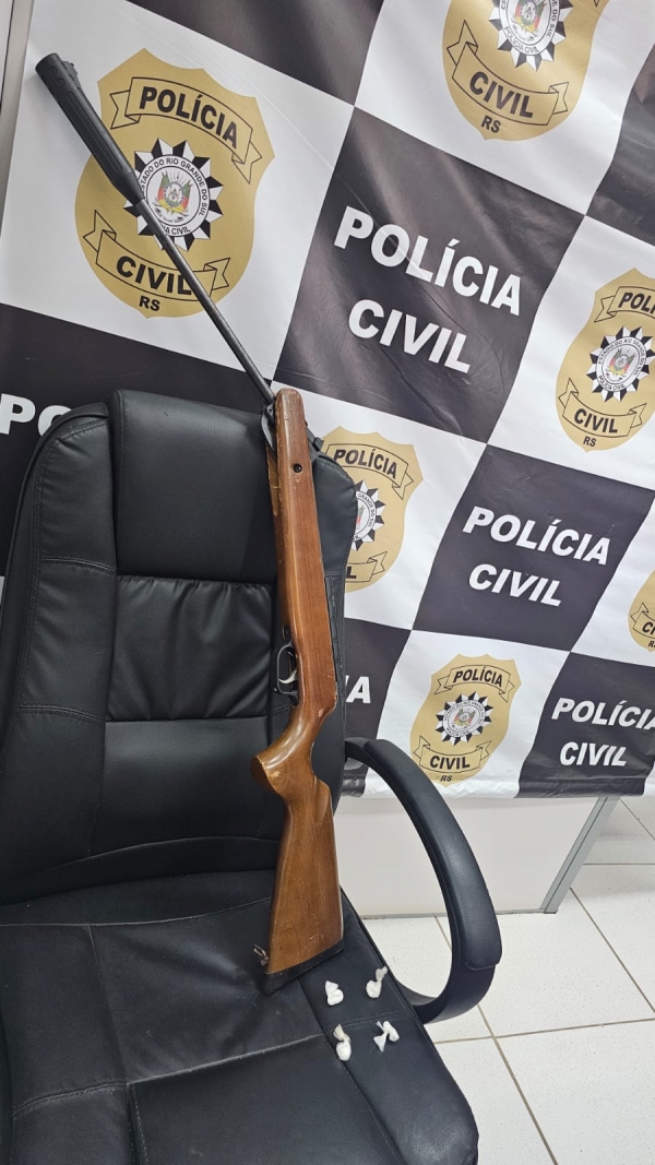 Polícia Civil apreende arma e droga em Cerro Branco