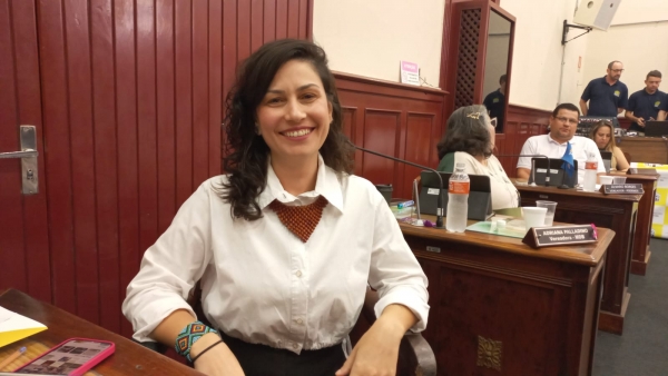 Mariana denuncia pagamento de dois aluguéis para a UAB
