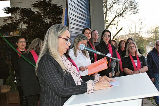 Três perguntas para Clarisse Almeida