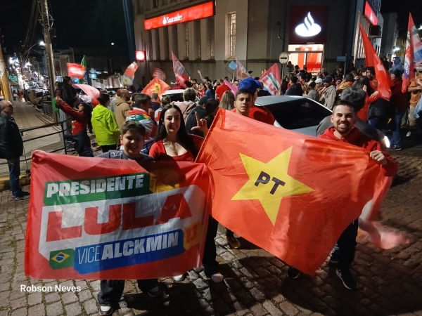 Reeleição de Lula tem festa no Centro de Cachoeira