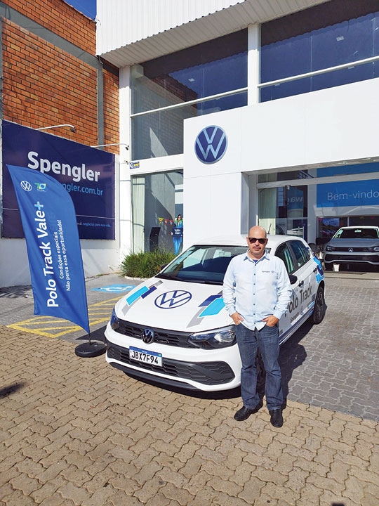 Spengler convida para test drive do novo Polo Track