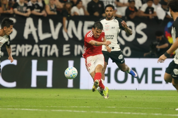 Bernabei garante a vitória colorada sobre o Corinthians