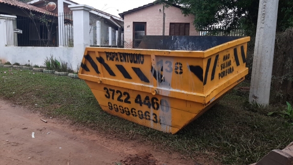 Prefeitura disponibiliza caçambas para limpezas pós-enchente