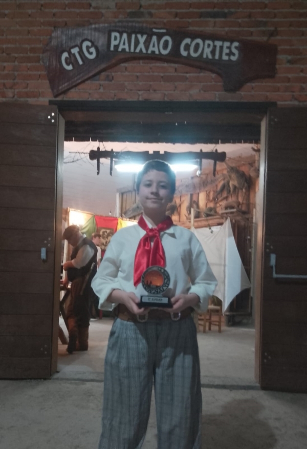 Petrus Mello é vice-campeão de rodeio nacional em Caxias