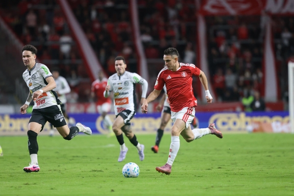 Inter bate o Athletic-PR por 3 a 2 e avança na Copa do Brasil 