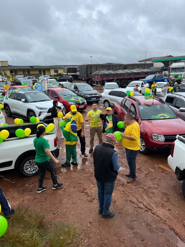 Campanha de Flávio Bolsonaro fazem carreata pelas ruas de Cachoeira do Sul