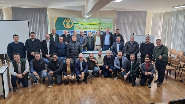 Celetro sediou encontro inédito do cooperativismo de eletrificação