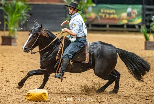 Ginete Raul Lima na final do Freio de Ouro 