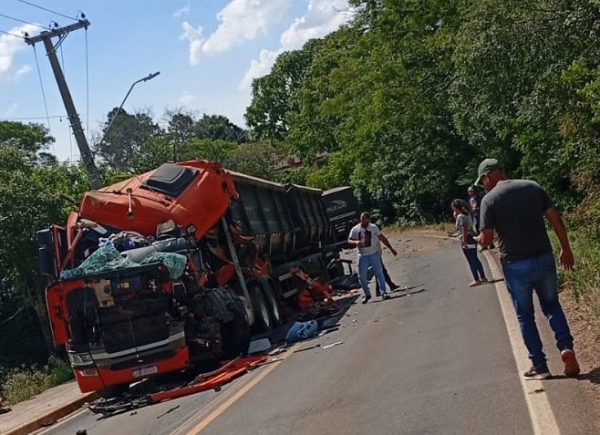 Acidente causa morte de caminhoneiro na Volta da Charqueada