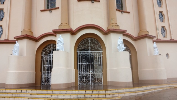 Paróquia Santo Antônio recebe imagens de quatro evangelistas