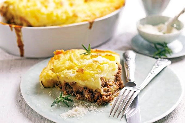 Escondidinho de mandioca com carne de panela desfiada