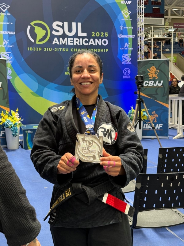 Marcela Mello fecha ano com vice no Sul-brasileiro de Jiu-jítsu