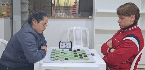 Damistas jogam pelos títulos sub-16 e feminino