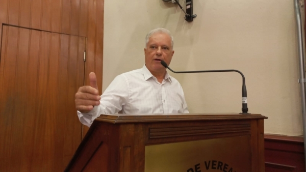 Vereador Alex anuncia voto a favor do reparcelamento do Faps 