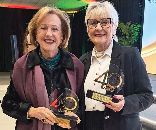 Cachoeirenses recebem troféu estadual de Educação