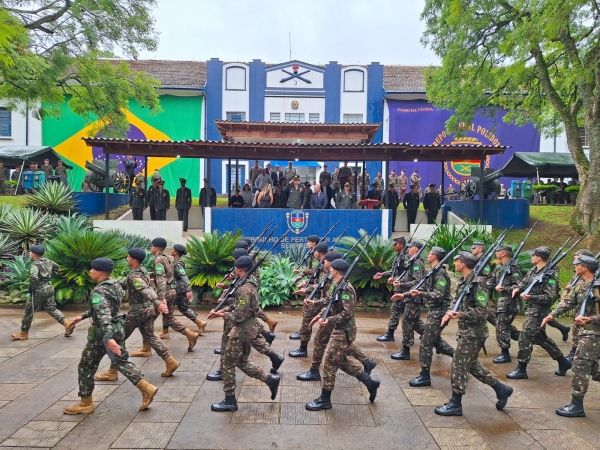 Guarnição Federal comemorou o Dia do Exército