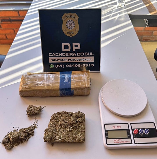 Suspeito de tráfico preso na Ferreira