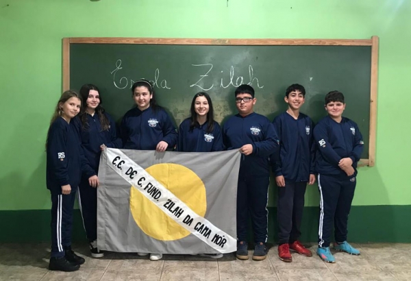 Alunos da rede estadual já receberam os uniformes de inverno do estado 