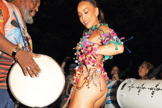 Sabrina Sato celebra mais de 20 anos de Carnaval