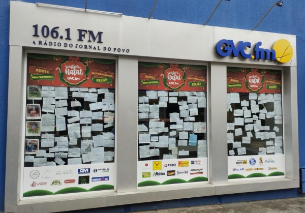 Ainda dá tempo de adotar uma cartinha para o Papai Noel