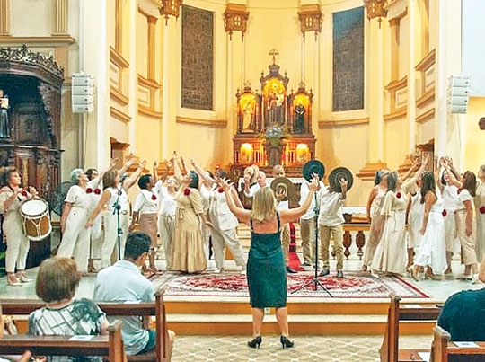 Vozes tomam conta da Santo Antônio