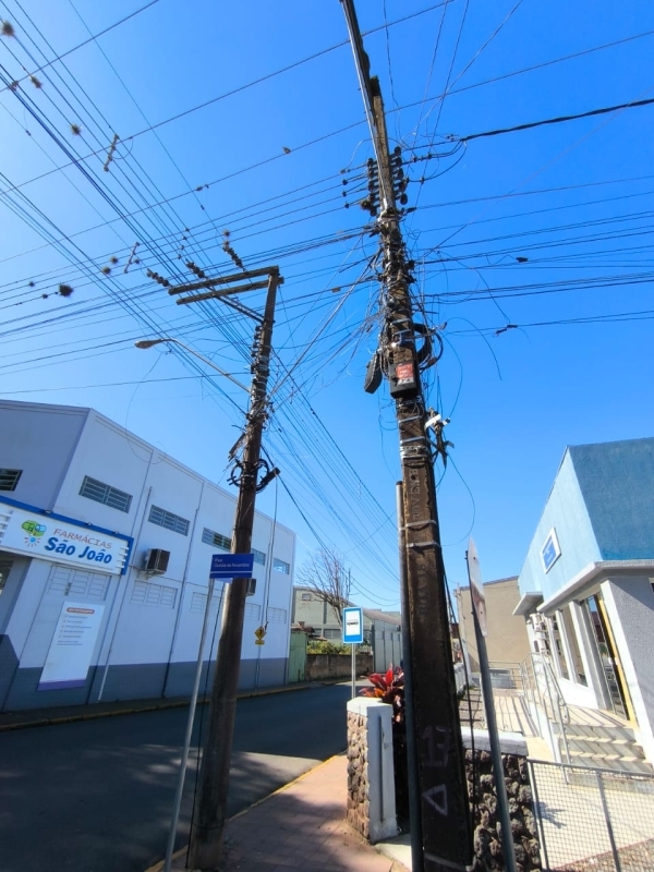 Município realiza nova ação para remoção de fios em desuso