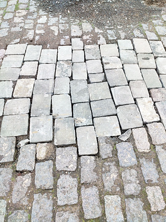 Troca de pedras incomoda