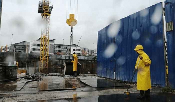 Entenda como a umidade e a chuva podem prejudicar uma obra