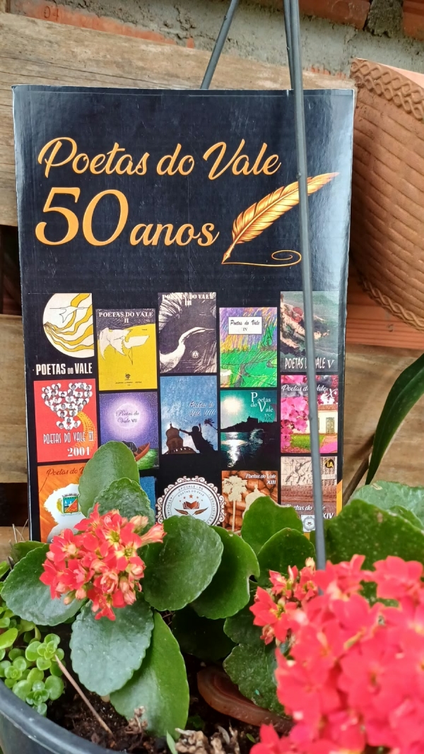 Poetas do Vale apresenta 15ª edição da coletânea