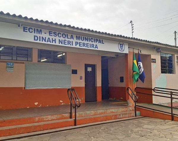 Acabou a escola cívico-militar