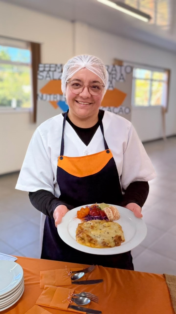Patricia Silva é bicampeã do concurso de merendeiras