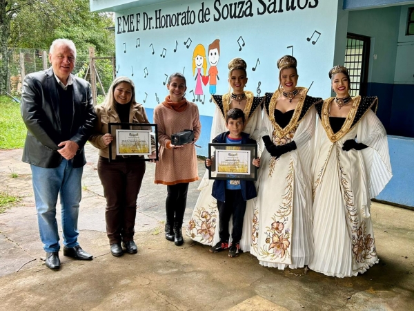Aluna da escola Honorato de Souza Santos vence concurso do Troféu Arrozito