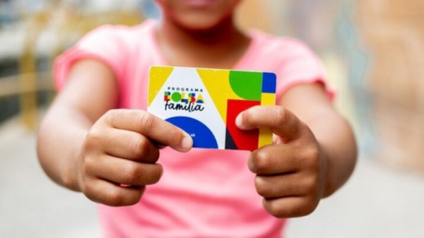 Bolsa Família terá reajuste de 15% e mínimo passará a R$ 691