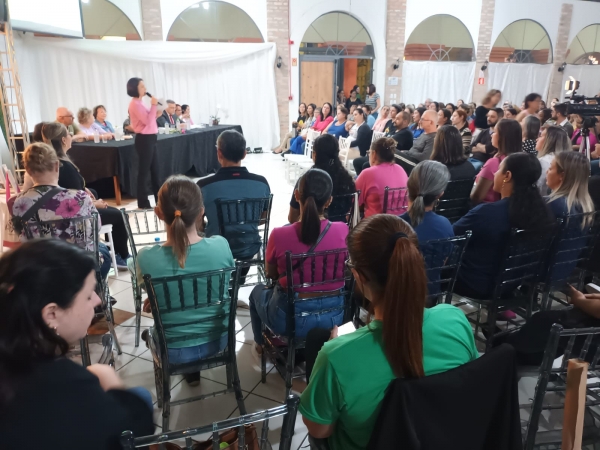 Siprom dá voto de confiança ao governo e suspende greve por enquanto