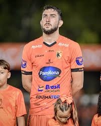 Zagueiro Adriel começa mata-mata da Série D do Brasileirão