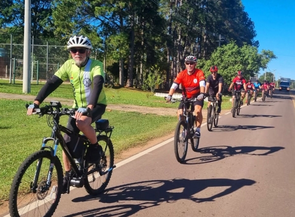 Bike Tour teve passeio de avião em Cachoeira