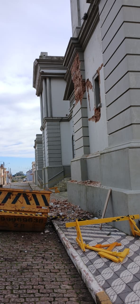 Sem previsão para o reboco da Catedral