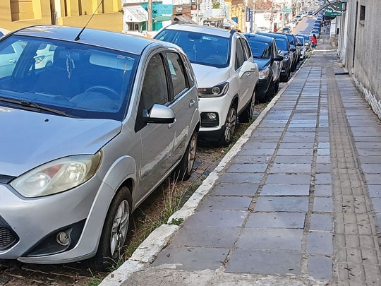 Mais de 4 mil veículos com IPVA atrasado