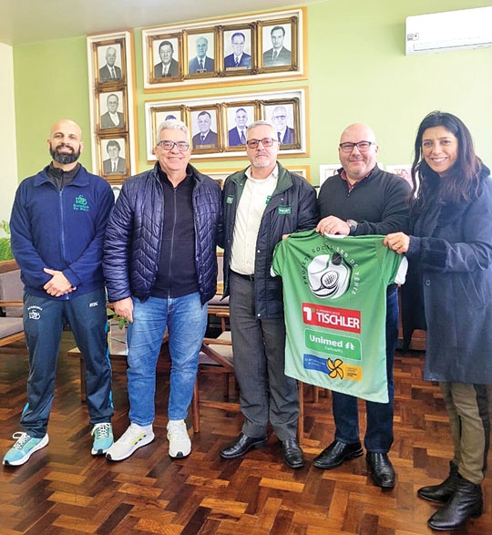 Unimed apoia escolinha de tênis do Rio Branco