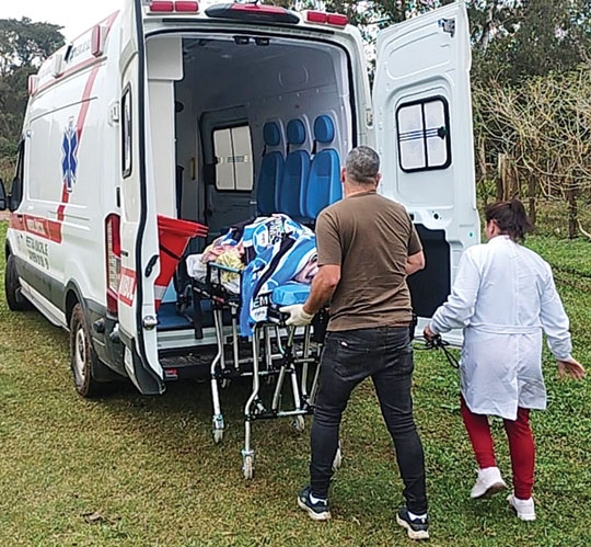 Cheia atinge 12 famílias