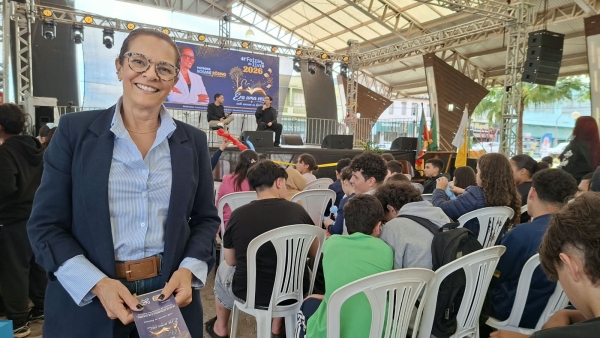 Era uma vez Tia Rô, a contadora de histórias