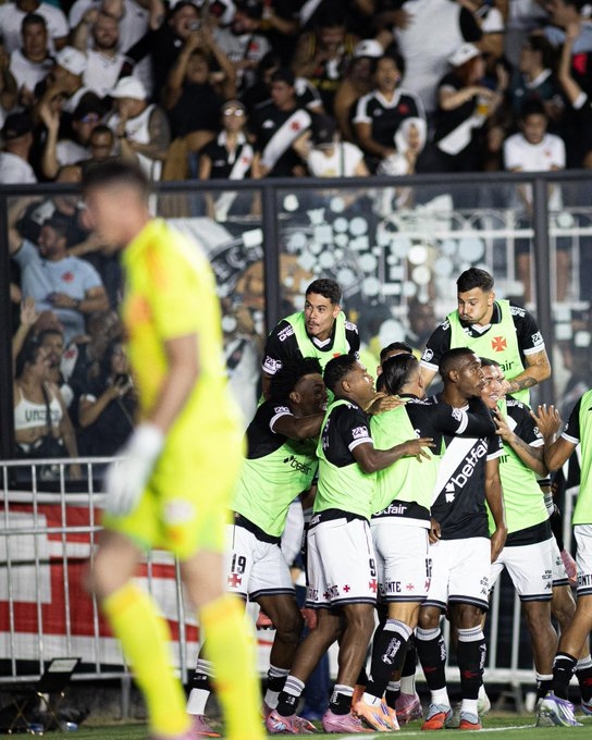 Inter leva 5 a 1 do Vasco e corre risco de entrar no Z-4 no sábado