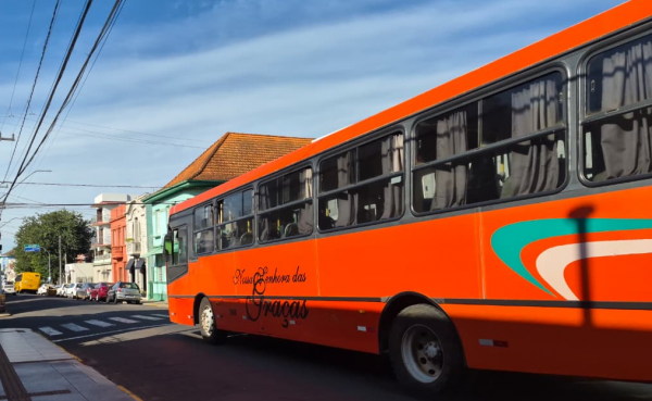 Ônibus da linha Promorar quebrou na manhã desta quinta-feira