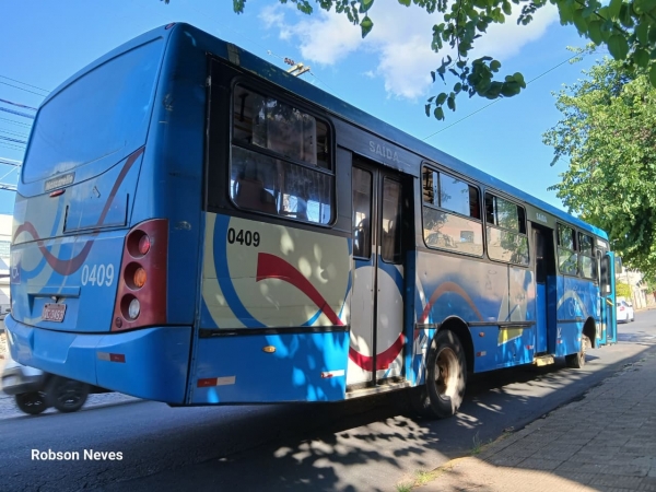 Ônibus da TSNG falha na Avenida Brasil