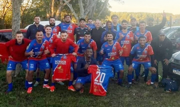 Segundona com três jogos domingo à tarde